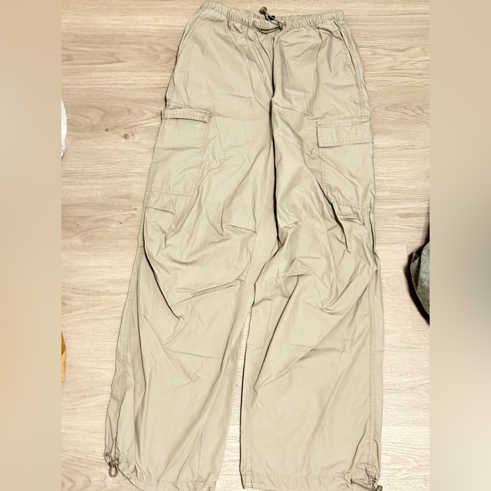 Women’s Light Tan Cargo Pants